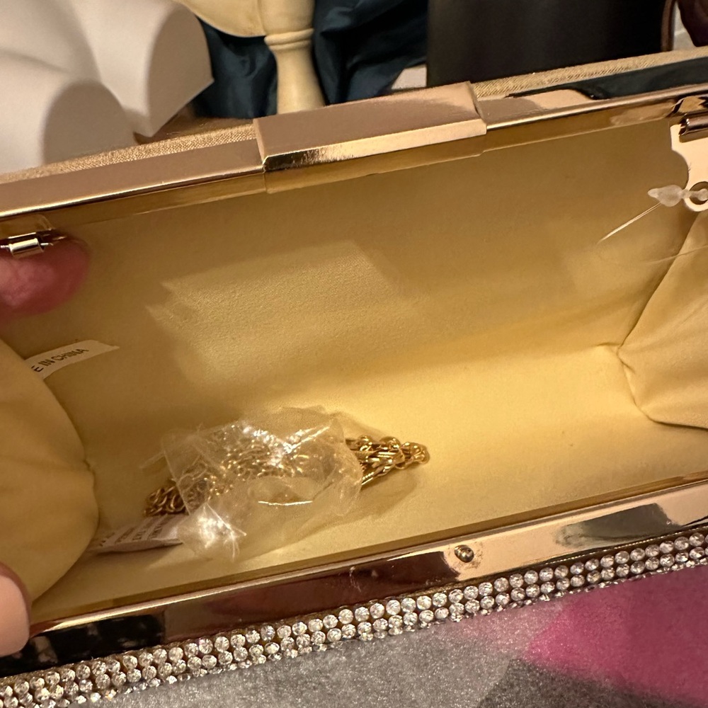 Elegant Gold Crystal Clutch with Chain Straps - Picture 5 of 14